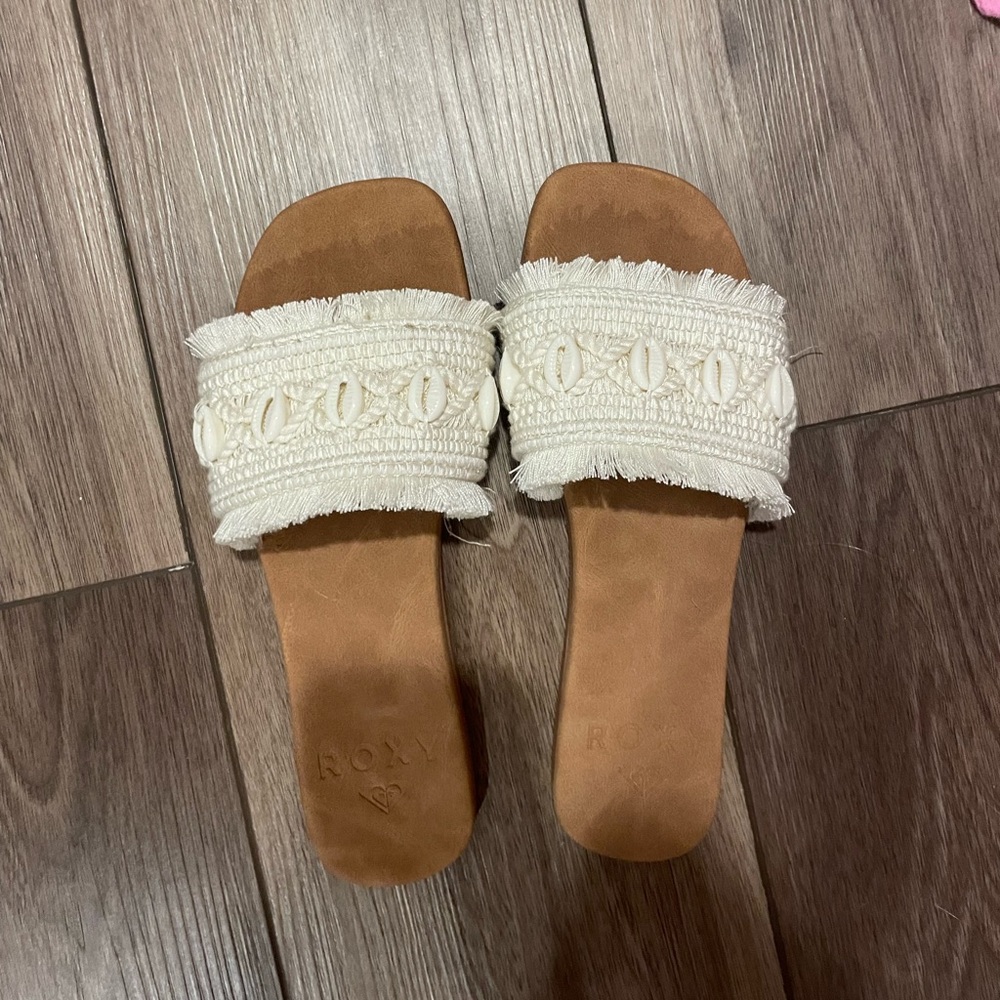 Roxy sandals